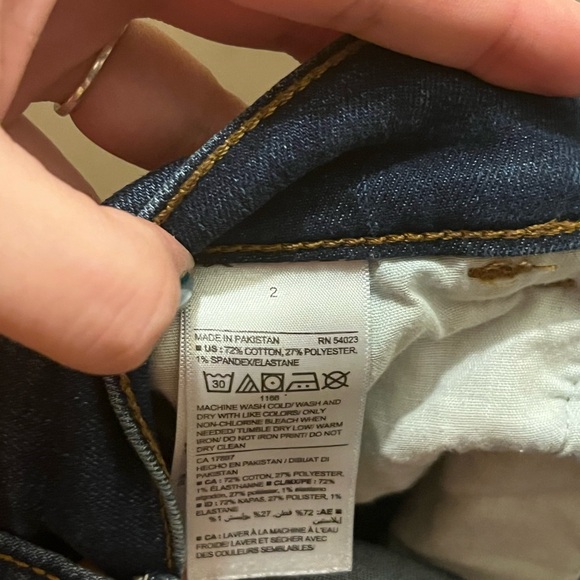 Old Navy Women’s size 2 Dark Blue Boot Cut Jeans - Picture 4 of 4